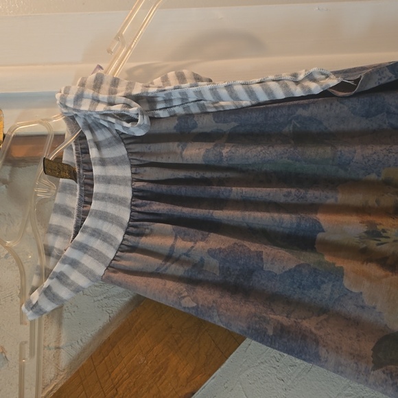 Tan Tunic sleeveless tie neck top rustic rose stripe design.new - Picture 3 of 6